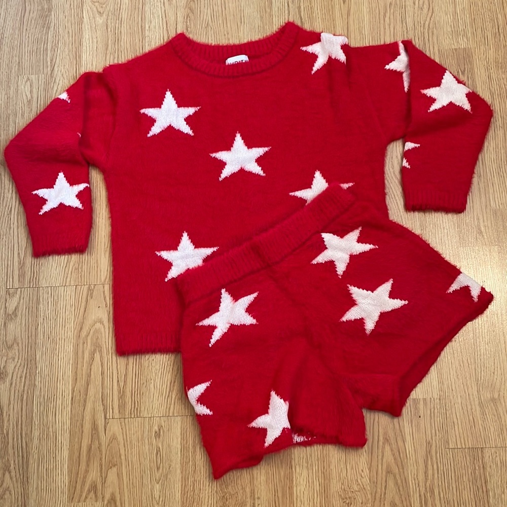 Lounge set red with white stars Judith March